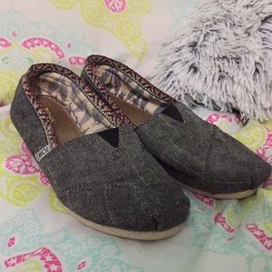 Women’s TOMS